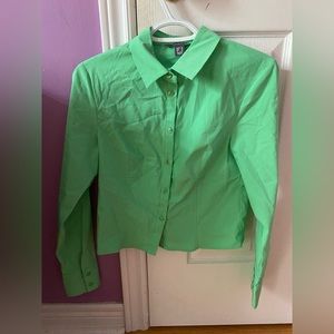 Buttoned up long sleeve top 🍀🍀